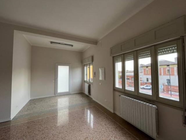 Immobile di 150 m con 5 locali in affitto a Brescia
