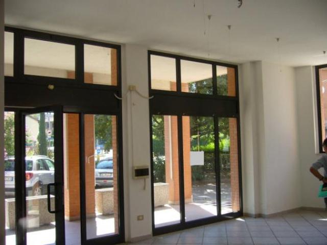 Immobile di 158 m con 2 locali in vendita a Maranello