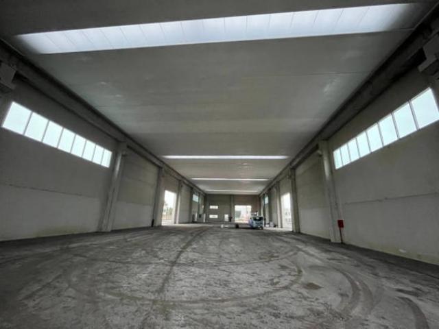 Immobile di 1650 m con 1 locale in vendita a Borgosatollo