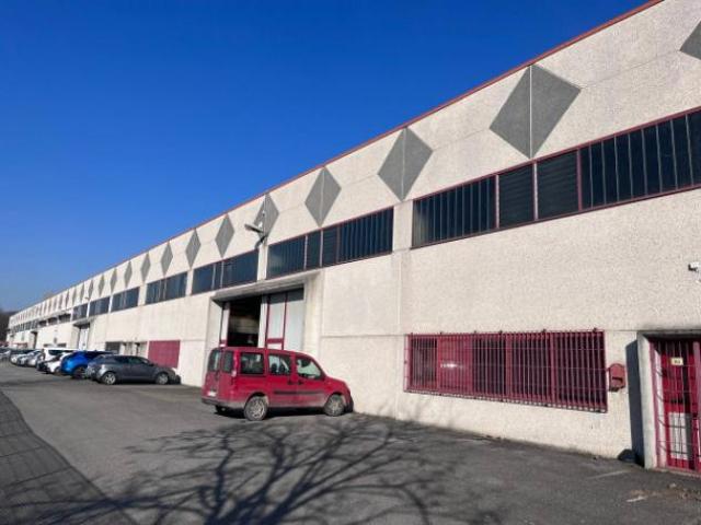 Immobile di 1750 m con 2 locali in affitto a Brescia