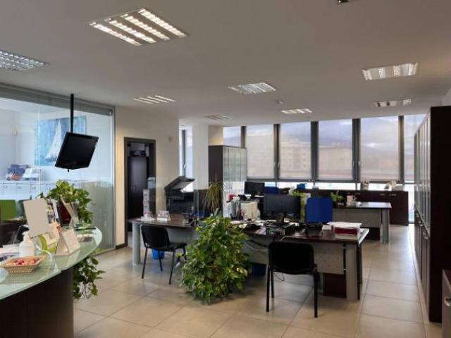 Immobile di 200 m con 3 locali in vendita a Brescia