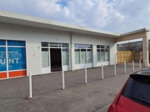 Immobile di 229 m con 1 locale in affitto a Torino