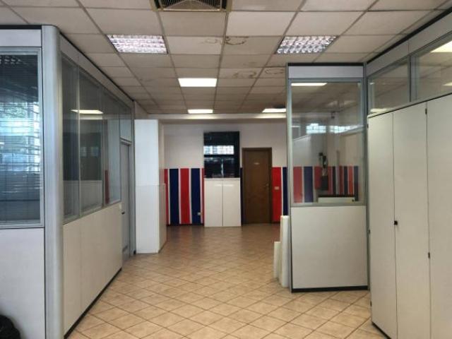 Immobile di 250 m con 5 locali in vendita a Brescia