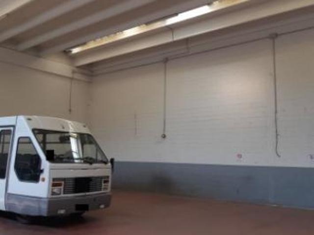 Immobile di 270 m con 1 locale in vendita a Maranello