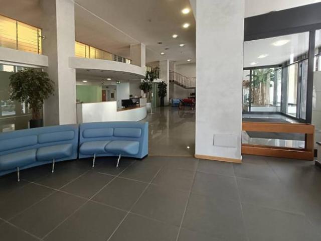 Immobile di 279 m con più di 5 locali in affitto a Sesto San Giovanni