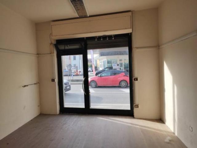Immobile di 35 m con 1 locale in affitto a Brescia