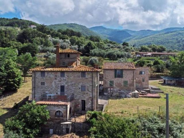 IMMOBILE DI PRESTIGIO di 10 vani e di 1100 mq REGGELLO rif. AAI913