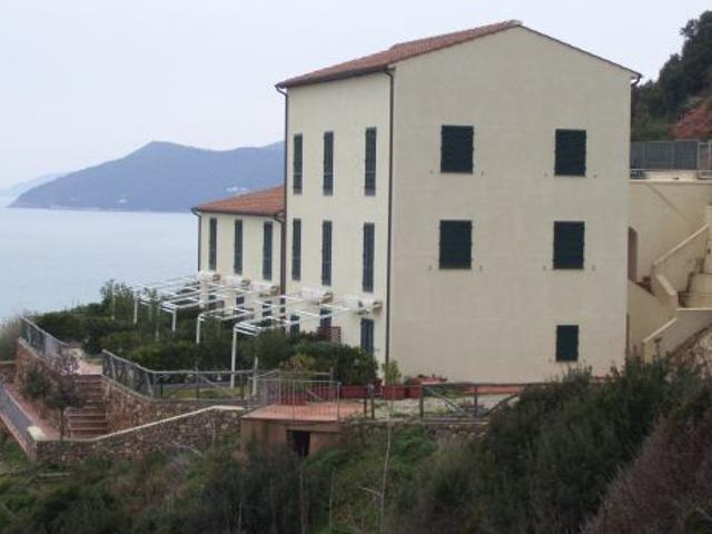 IMMOBILE DI PRESTIGIO in VENDITA a RIO RIO MARINA di 18 vani