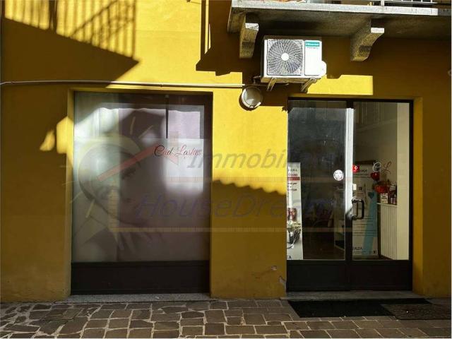 Immobile in vendita a Castelletto Sopra Ticino NO