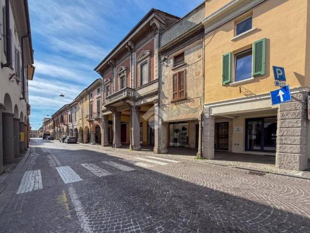 Immobile in vendita a Castelleone CR