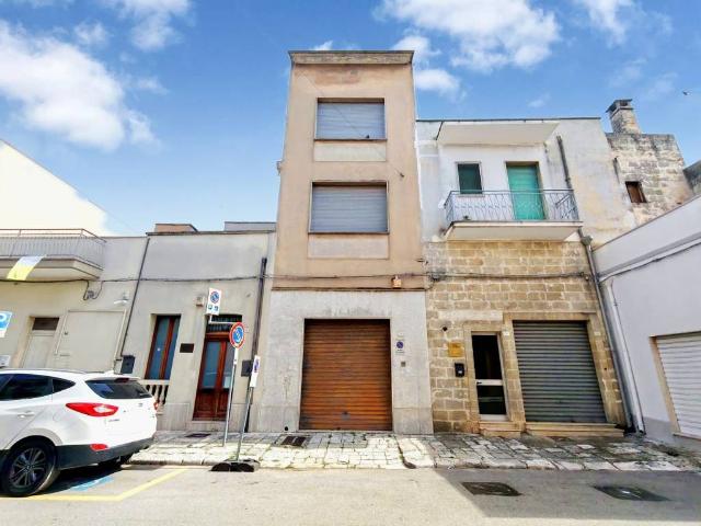 Box / Garage in vendita a Latiano BR