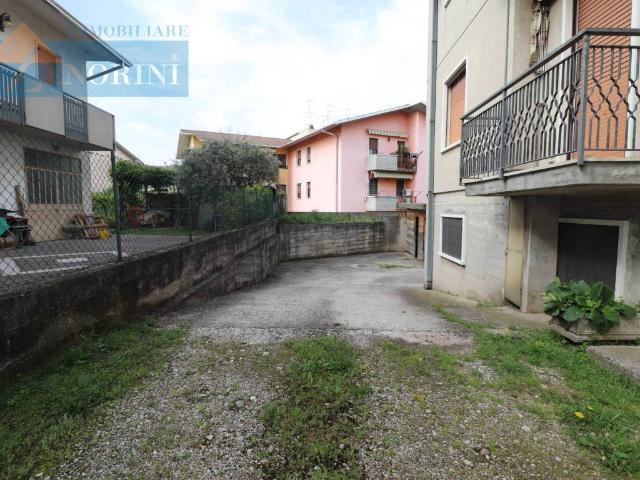 Immobile in vendita a Sommacampagna VR