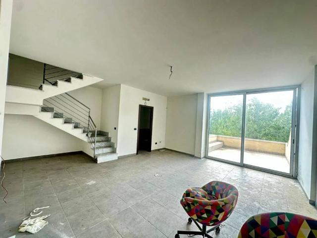 Immobile in vendita a San Nicola la Strada CE