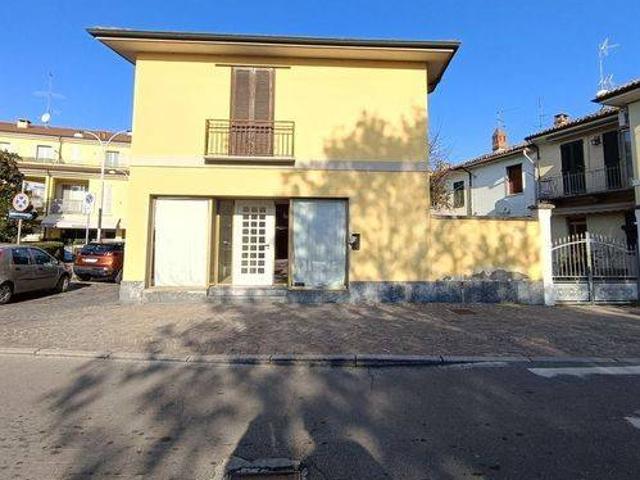 Immobile in vendita a Sannazzaro de' Burgondi PV