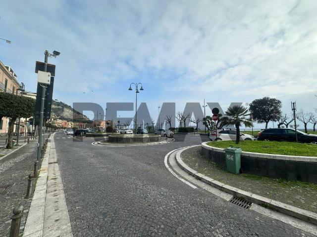 Immobile in vendita a Pozzuoli NA