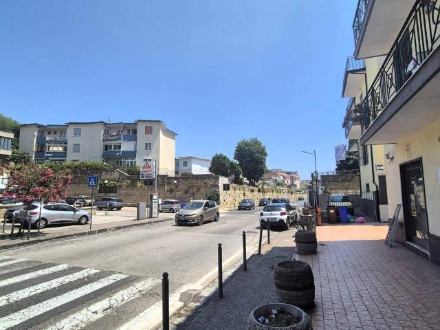 Immobile in vendita a Pozzuoli NA