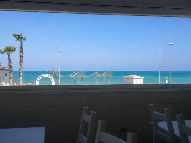 Attività / Licenza in vendita a Porto Recanati MC