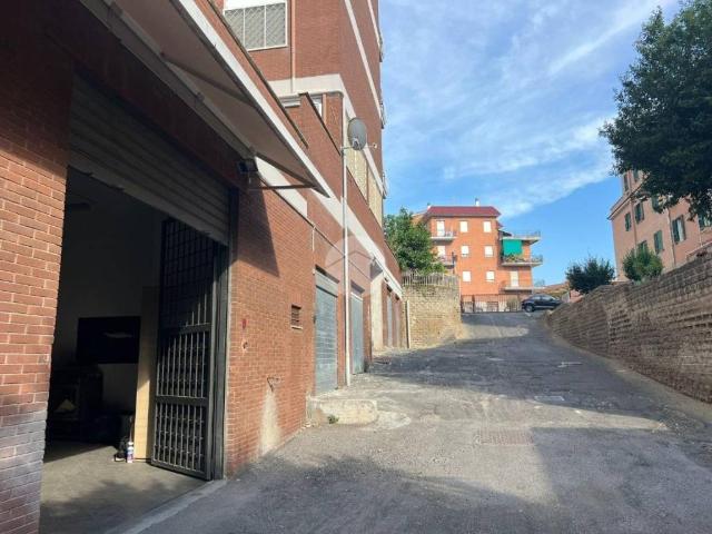Box / Garage in vendita a Roma RM