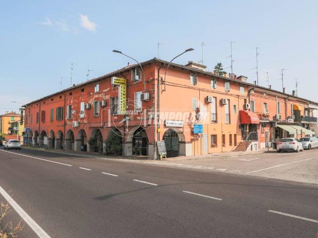 Palazzo / Stabile in vendita a Valsamoggia BO
