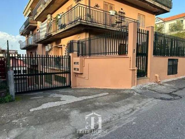Immobile in vendita a Valverde CT