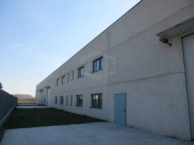 Immobile in vendita a Vellezzo Bellini PV