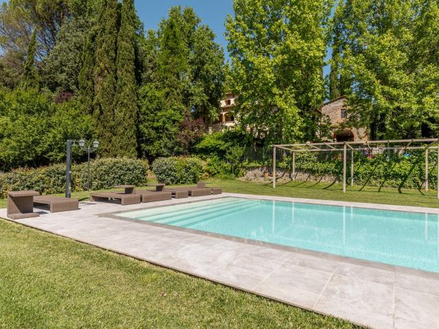Immobile in vendita con recinto per cavalli e piscina a Lat. 724m² Laterina