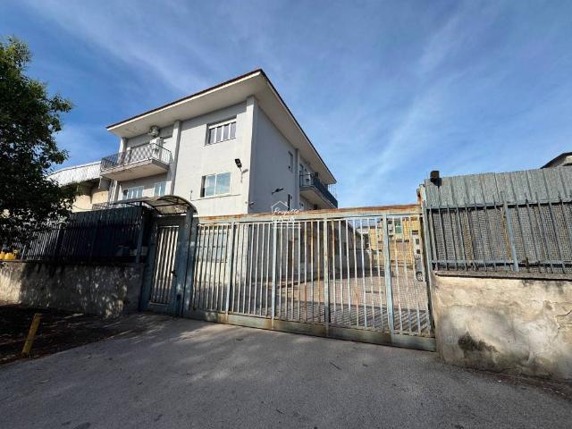 Immobile in affitto a Arzano NA