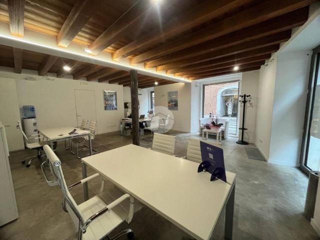 Immobile in affitto a Desenzano del Garda BS
