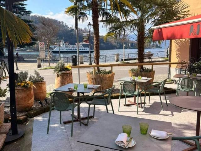 Immobile in affitto a Laveno Mombello VA