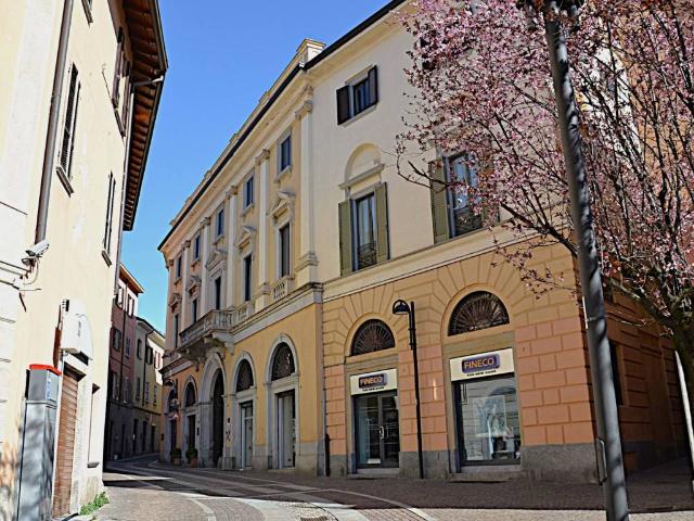 Immobile in affitto a Merate LC