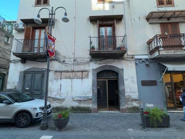 Immobile in affitto a Palma Campania NA