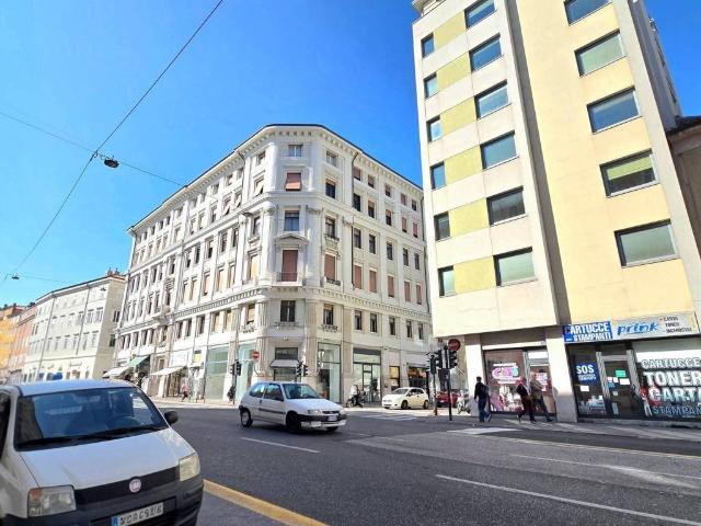 Attività / Licenza in affitto a Trieste TS