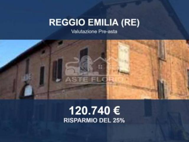 Immobile in asta di 1426 m con più di 5 locali e box auto in vendita a Reggiolo