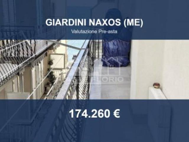 Immobile in asta di 142 m con più di 5 locali in vendita a Giardini Naxos