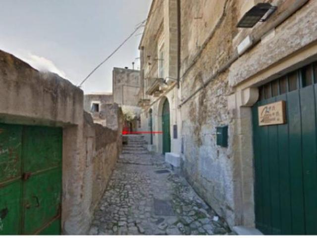 Immobile in asta di 147 m con più di 5 locali in vendita a Matera