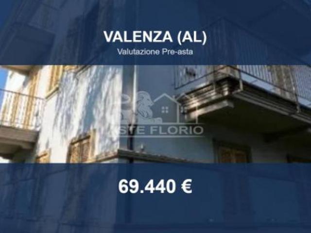 Immobile in asta di 144 m con più di 5 locali in vendita a Valenza