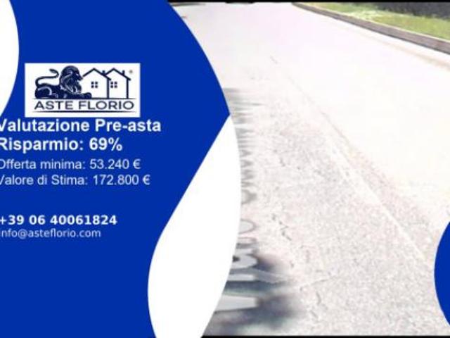 Immobile in asta di 144 m con più di 5 locali in vendita a Macerata