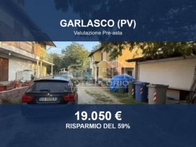 Immobile in asta di 146 m con più di 5 locali e box auto in vendita a Garlasco