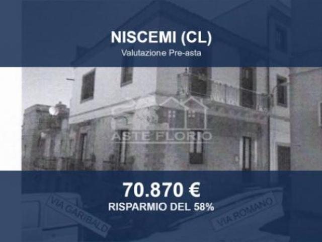 Immobile in asta di 148 m con più di 5 locali e box auto in vendita a Niscemi
