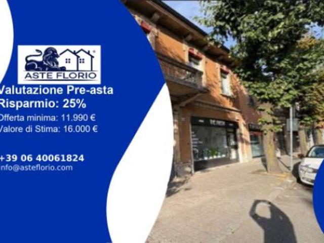 Immobile in asta di 14 m, box auto in vendita a Muggiò