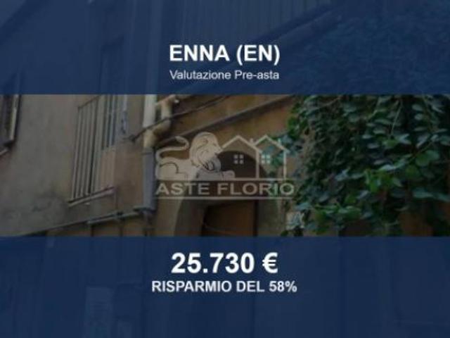 Immobile in asta di 150 m con più di 5 locali in vendita a Enna