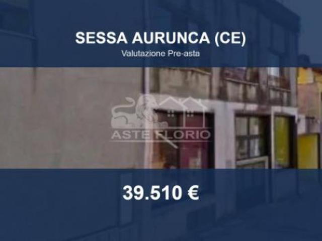 Immobile in asta di 150 m in vendita a Sessa Aurunca