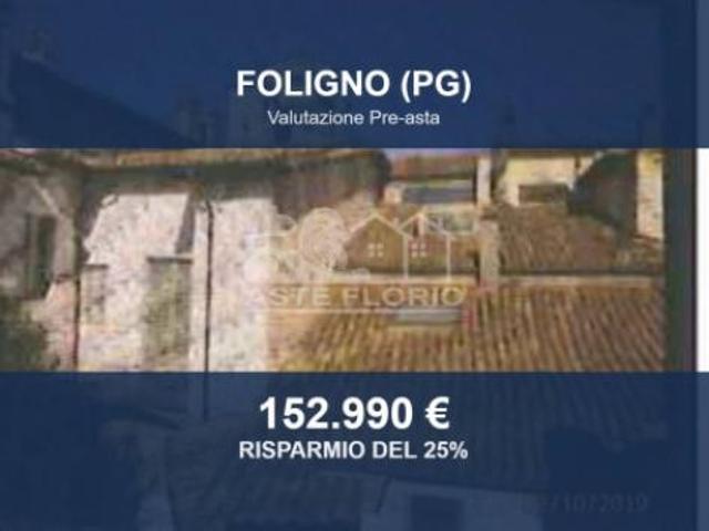 Immobile in asta di 152 m con più di 5 locali in vendita a Foligno
