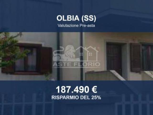 Immobile in asta di 157 m con più di 5 locali e box auto in vendita a Olbia