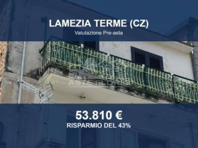 Immobile in asta di 157 m con più di 5 locali in vendita a Lamezia Terme