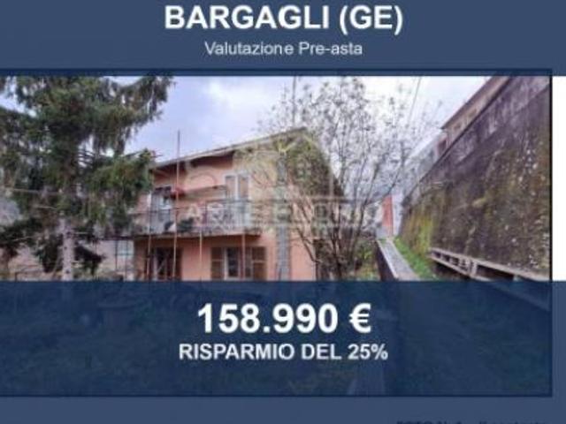 Immobile in asta di 154 m con più di 5 locali e box auto in vendita a Bargagli