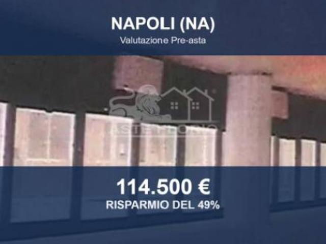 Immobile in asta di 155 m con più di 5 locali in vendita a Napoli