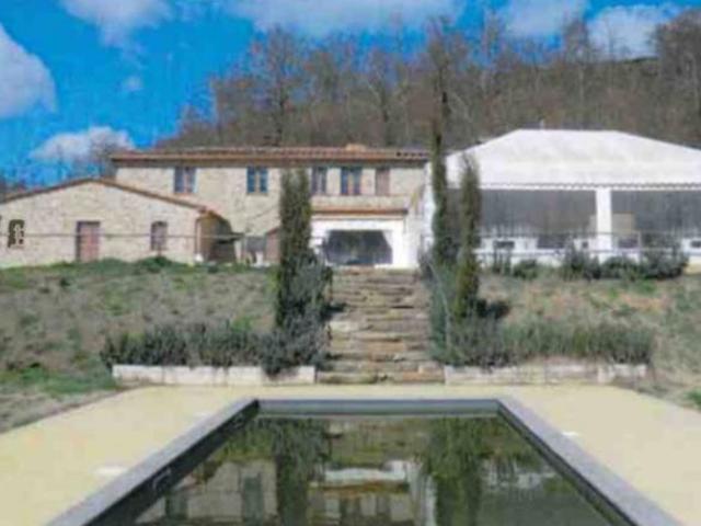 Immobile in asta di 1560 m con più di 5 locali in vendita a Citt della Pieve