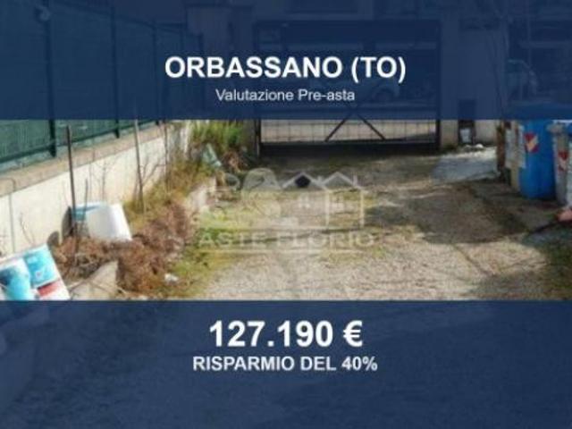 Immobile in asta di 156 m con più di 5 locali e box auto in vendita a Orbassano