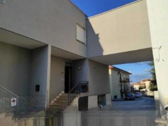 Immobile in asta di 159 m, box auto in vendita a Castellana Grotte